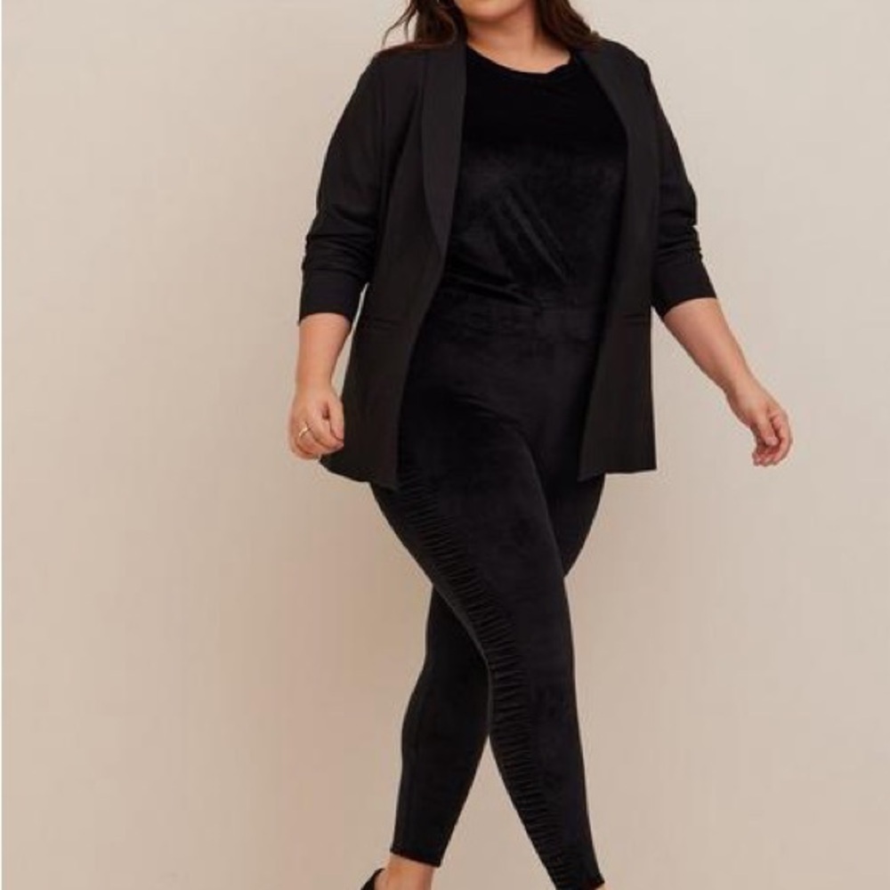 TORRID Signature Waist Ruched Velour Side Leggings Black Plus Size 2 18-20 - Picture 9 of 10